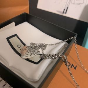 Gucci Blind for Love necklace